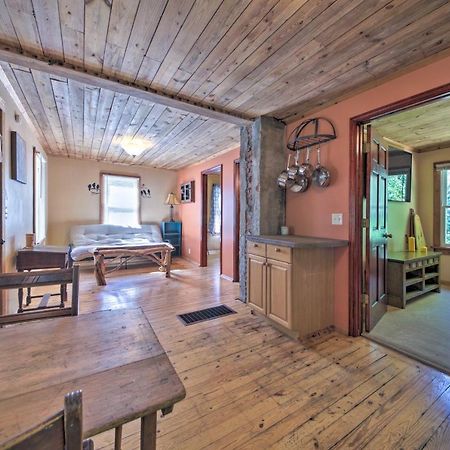 Pet-Friendly Cottage With Fire Pit - 3 Mi To Siu! Carbondale Eksteriør billede