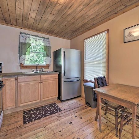 Pet-Friendly Cottage With Fire Pit - 3 Mi To Siu! Carbondale Eksteriør billede