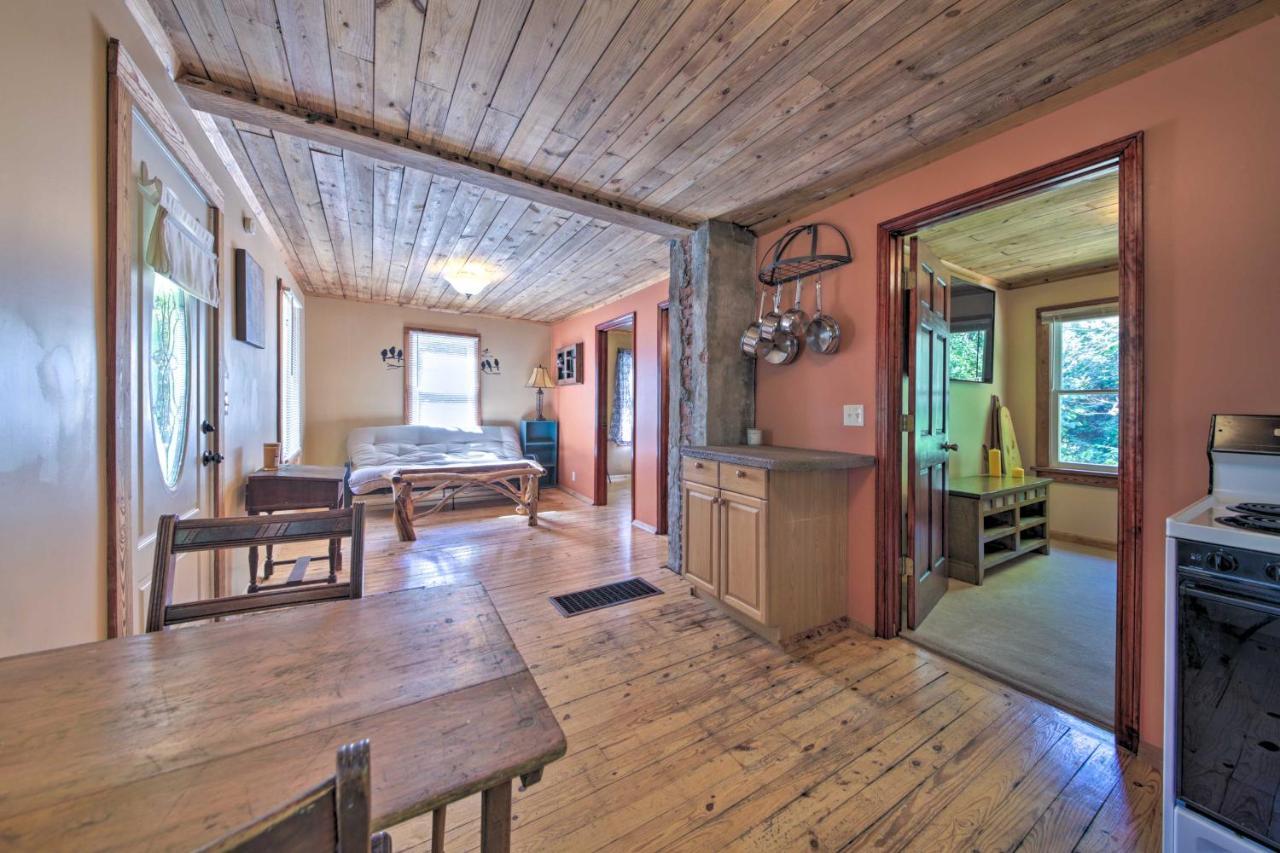 Pet-Friendly Cottage With Fire Pit - 3 Mi To Siu! Carbondale Eksteriør billede