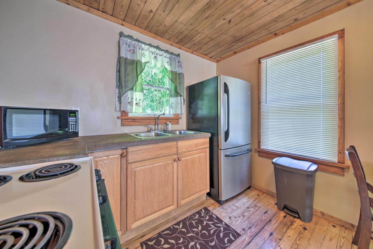 Pet-Friendly Cottage With Fire Pit - 3 Mi To Siu! Carbondale Eksteriør billede