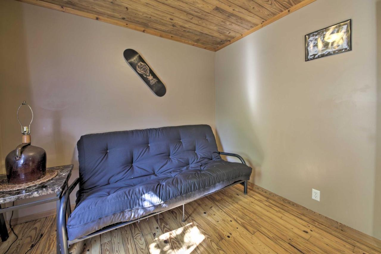 Pet-Friendly Cottage With Fire Pit - 3 Mi To Siu! Carbondale Eksteriør billede