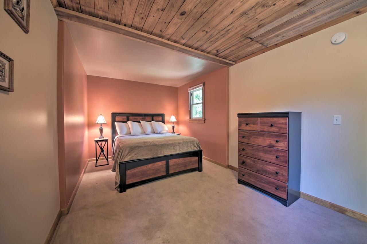 Pet-Friendly Cottage With Fire Pit - 3 Mi To Siu! Carbondale Eksteriør billede