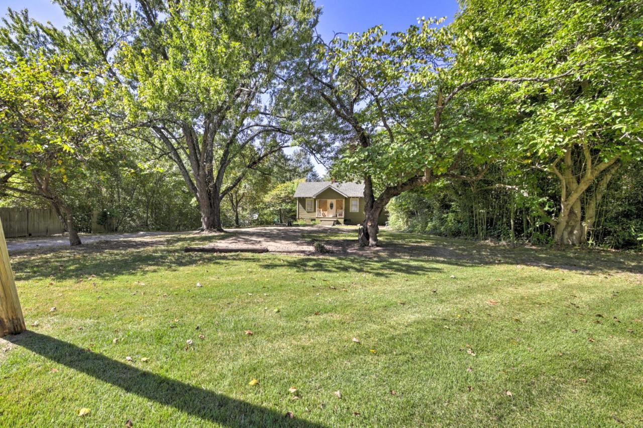 Pet-Friendly Cottage With Fire Pit - 3 Mi To Siu! Carbondale Eksteriør billede
