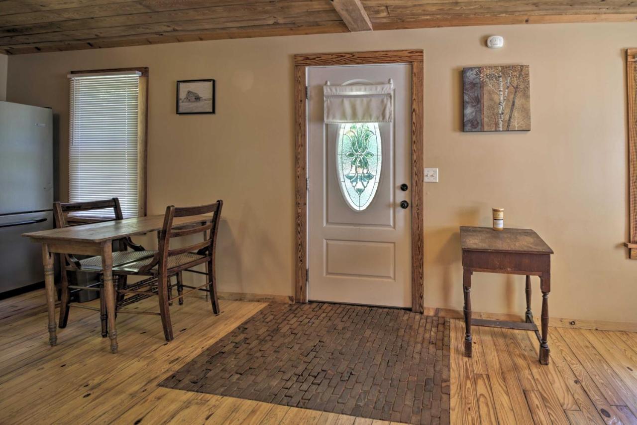 Pet-Friendly Cottage With Fire Pit - 3 Mi To Siu! Carbondale Eksteriør billede
